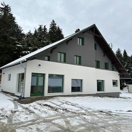 Madarasi Sportbazis Hotel Capilnita Exterior foto